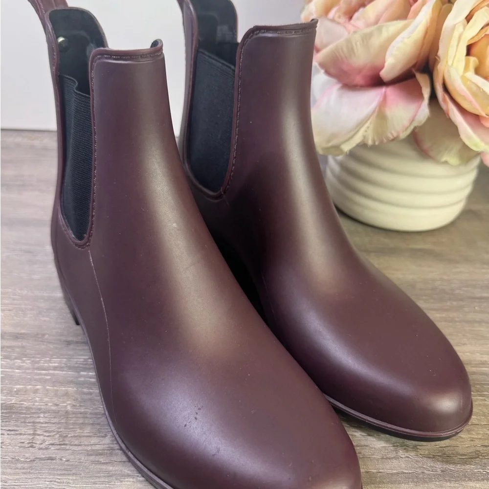 Sam Edelman Tinsley sangria matte pull tab rainboots size 7 EUC